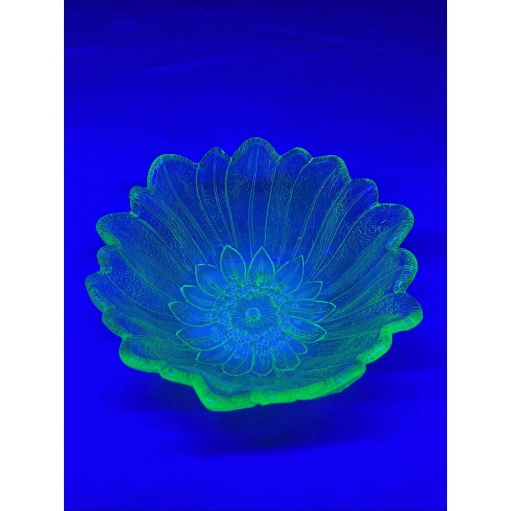 Vintage Lily Pons Indiana Green Glass Flower Bowl, Uranium Vaseline Depression